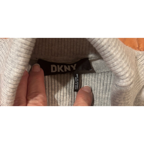 DKNY Women’s Gray Turtleneck Sweater with Sequined Pocket Size MEDIUM Holiday - Picture 5 of 8